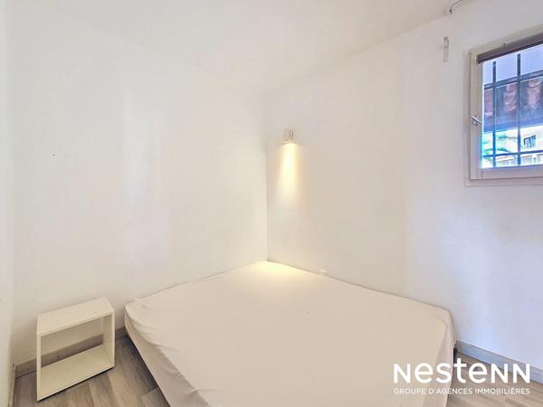 2 pieces aux Marines de Cogolin