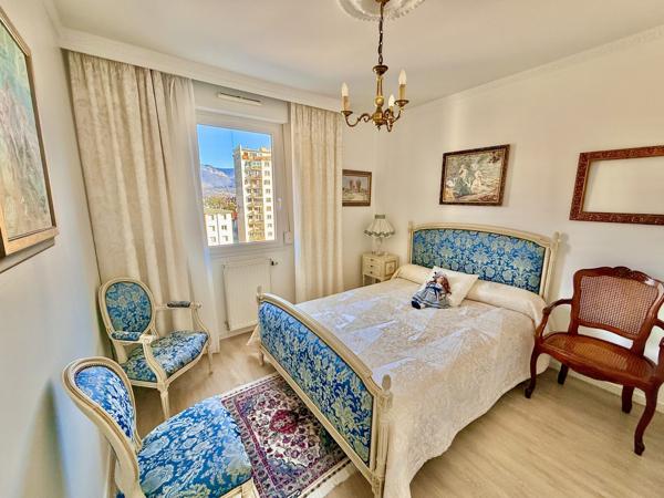 Appartement T4 traversant de 90 m²