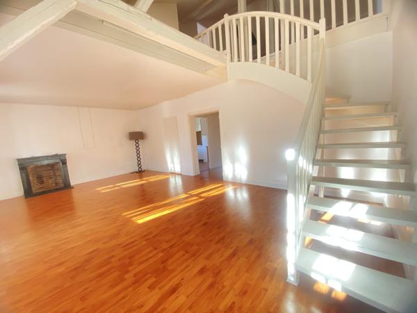 03200 VICHY APPARTEMENT DUPLEX 5 PIÈCES AVEC BALCONNNET AVEC CAVE COEUR DE VILLE