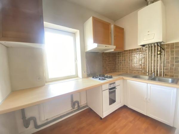 03200 VICHY APPARTEMENT DUPLEX 5 PIÈCES AVEC BALCONNNET AVEC CAVE COEUR DE VILLE