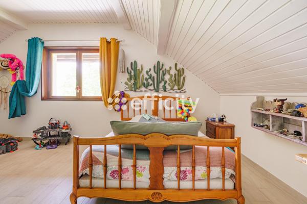 Maison
         5 pièces
        - 164 m² Bien prestige 795 000 € *