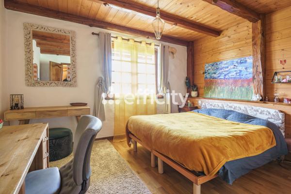 Maison
         5 pièces
        - 164 m² Bien prestige 795 000 € *