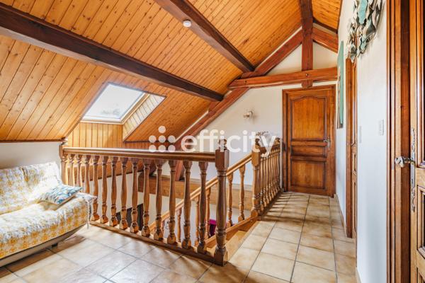 Maison
         5 pièces
        - 164 m² Bien prestige 795 000 € *