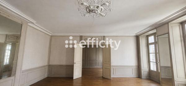 Immeuble
         9 pièces
        - 400 m²