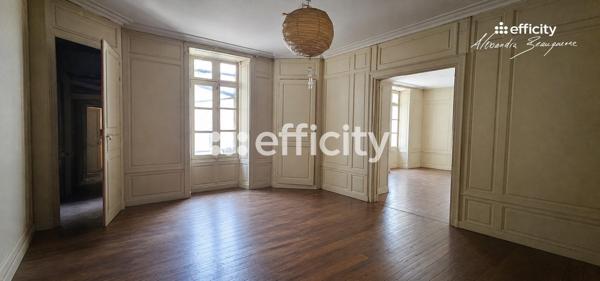 Immeuble
         9 pièces
        - 400 m²