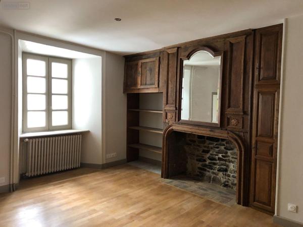 Immeuble à vendre à Mauriac dans le Cantal (15200), ref : 15060/1137
