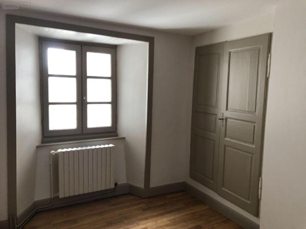 Immeuble à vendre à Mauriac dans le Cantal (15200), ref : 15060/1137