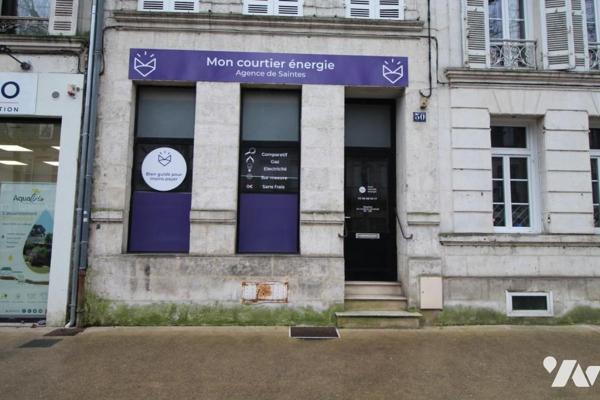 Immeuble libre avec local commercial + apt T3 + garage - à SAINTES en centre ville 