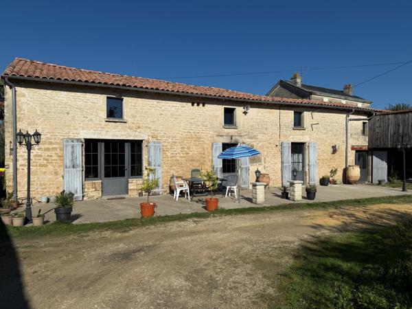 Maison  6 pièce(s)  3 chambre(s)  200 m²