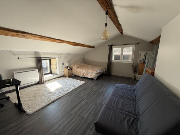 Maison  6 pièce(s)  3 chambre(s)  200 m²