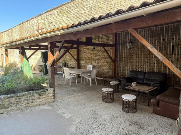 Maison  6 pièce(s)  3 chambre(s)  200 m²