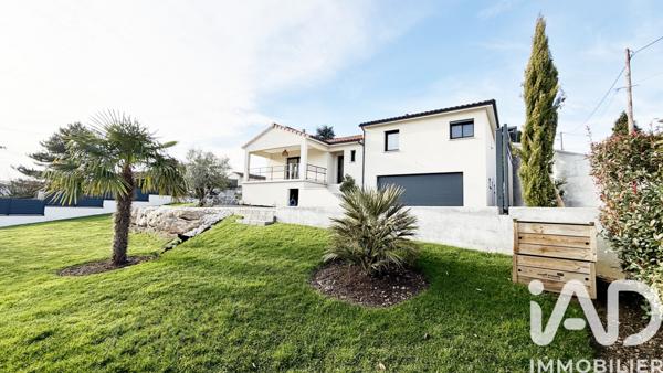 Maison à vendre 5 pièces 106 m² Le Chambon-Feugerolles