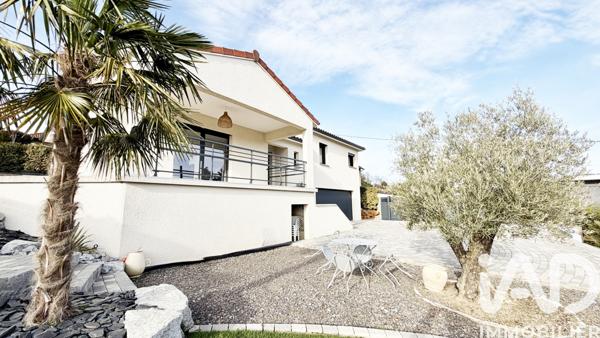 Maison à vendre 5 pièces 106 m² Le Chambon-Feugerolles