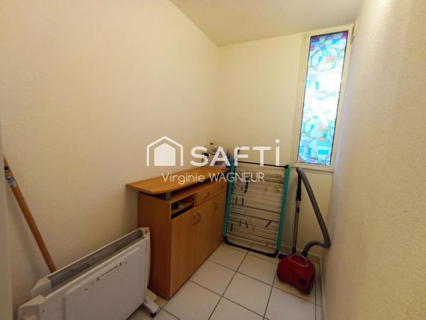 T2/cabine en rdj, terrasse, parking, piscine.