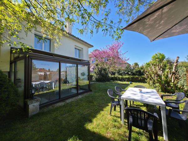 Charmante maison avec jardin dans le quartier du Dolmen