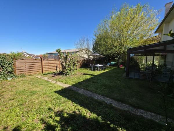 Charmante maison avec jardin dans le quartier du Dolmen