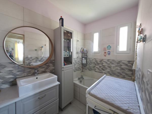 Charmante maison avec jardin dans le quartier du Dolmen