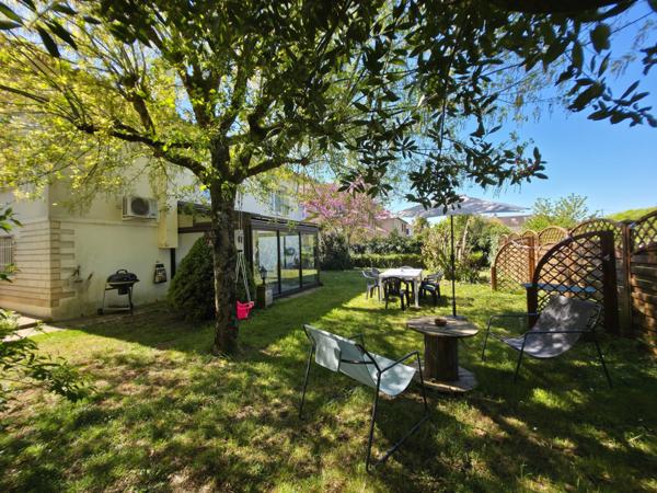 Charmante maison avec jardin dans le quartier du Dolmen
