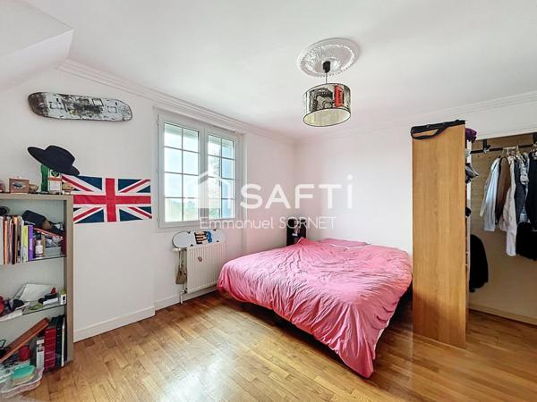 TRINITÉ-PLOUZANÉ – Maison 169 m² – 5 ch – Piscine