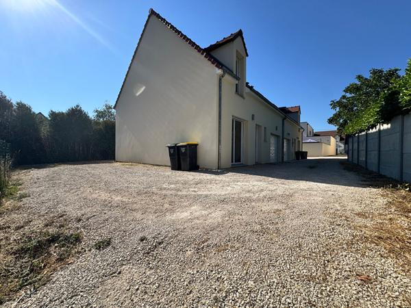 Maison de 3 chambres à louer à Chécy