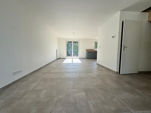 Maison de 3 chambres à louer à Chécy