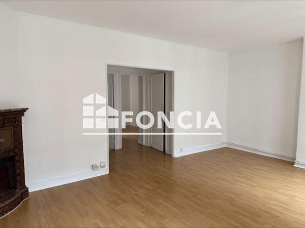 Location Appartement 3 pièces 53.63 m² - 5 RUE JULES VALLES Paris 75011