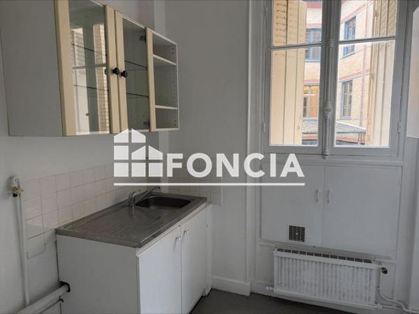 Location Appartement 3 pièces 53.63 m² - 5 RUE JULES VALLES Paris 75011