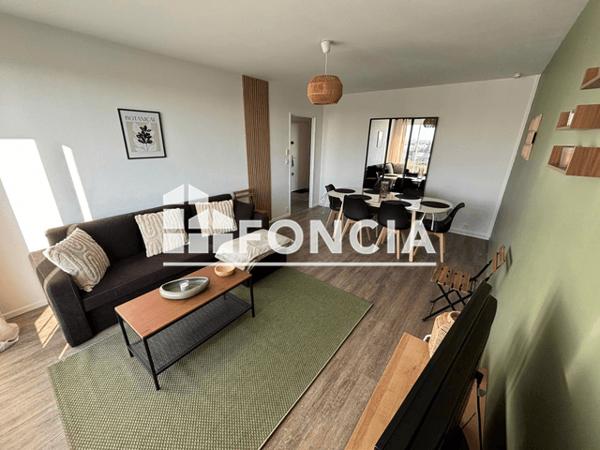 Location Studio meublé 9.77 m² - 5 RUE LOUIS XI La Riche 37520