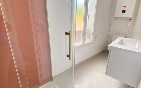 Appartement à vendre    3 pièces • 47,74 m2 Saint-Maur-des-Fossés