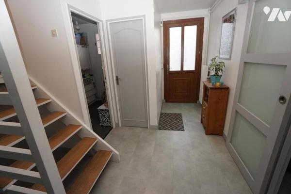 AMIENS SUD, CHALENDON de type 5 avec garage et jardin