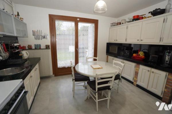 AMIENS SUD, CHALENDON de type 5 avec garage et jardin