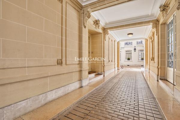 A vendre - appartement -160 m² - Terrasse 32 m² - 75007 - Paris - Carré des Antiquaire