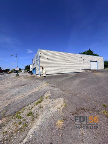 A VENDRE TRES BEAU LOCAL ATELIER BUREAUX DE 550M2 À 20 MINUTES DE LORIENT , Hennebont