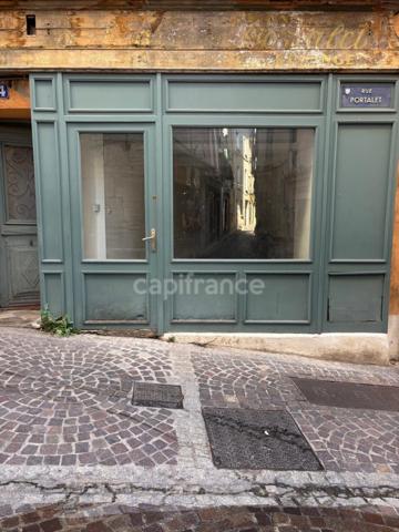 Local à Louer HYERES (83) - Centre Historique - Rue Portalet
