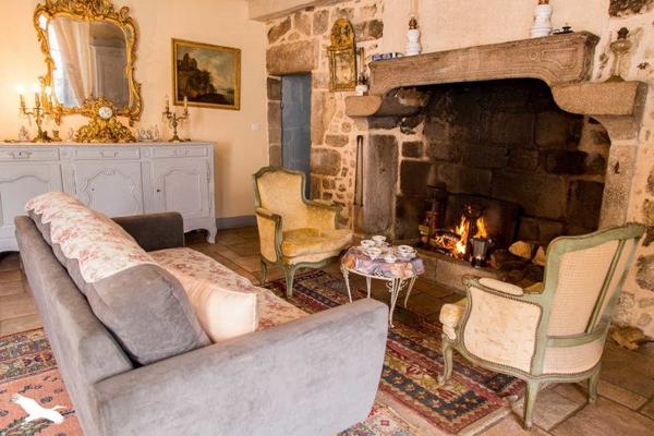 Maison à vendre |  Le Monteil-au-Vicomte |  9 pièces | 300 m²