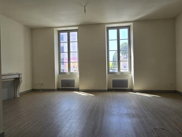 Appartement
                                                                                                                                                                                                                                                                                                                        4 pièce(s)                                                                                                                                                                                                          3 chambre(s)                                                                                                                                                                                                          111  m²