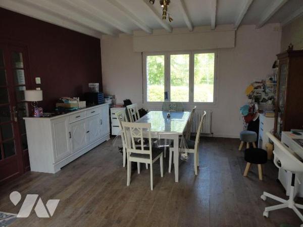 EXCLUSIVITE - A VENDRE sur BAILLEUL dans le NORD (59)- MAISON individuelle sur et avec un terra...