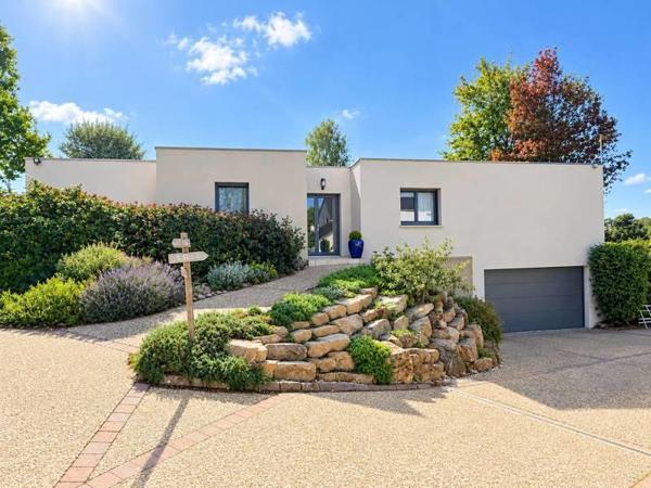 Maison à vendre 611 990 € Pluneret 6 p 205 m² DPE C