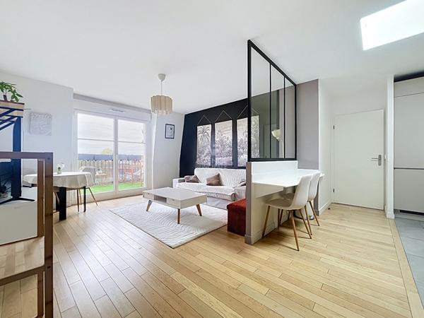 EXCLUSIVITÉ CROISSY-SUR-SEINE ? Appartement familial 4 pièces avec balcon, 2 parkings et cave 548 000 € **  - Référence  162158