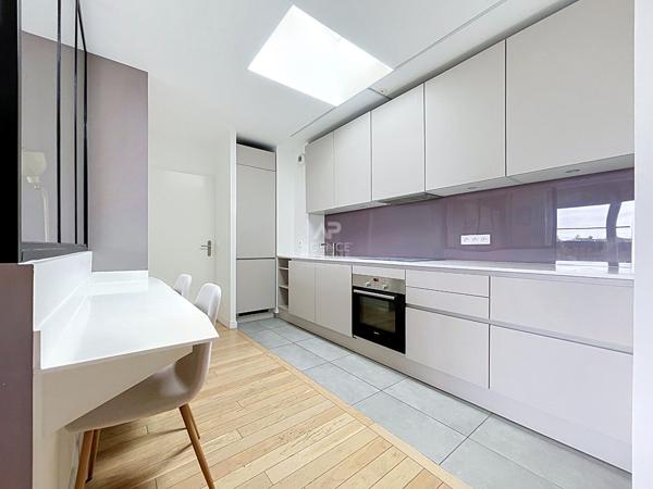EXCLUSIVITÉ CROISSY-SUR-SEINE ? Appartement familial 4 pièces avec balcon, 2 parkings et cave 548 000 € **  - Référence  162158