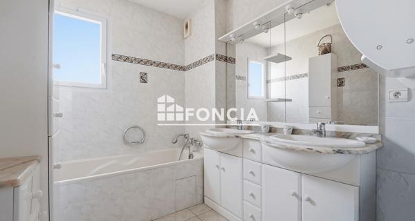 À vendre Appartement 4 pièces 89.95 m² - Saint-raphaël 83700