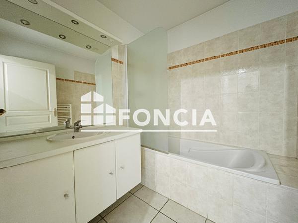 Location Appartement 6 pièces 140.7 m² - 550 AVENUE J GASQUET Toulon 83100