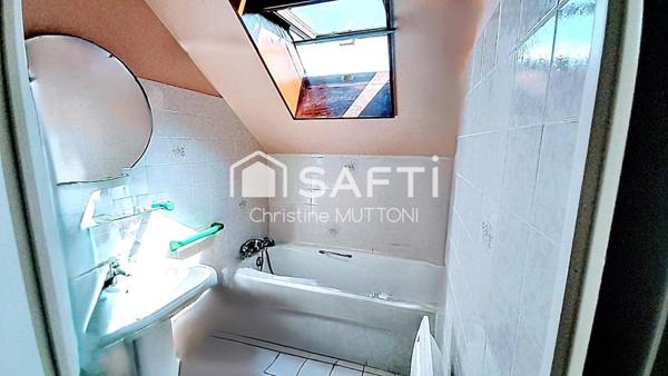 T2 lumineux avec garage et cave