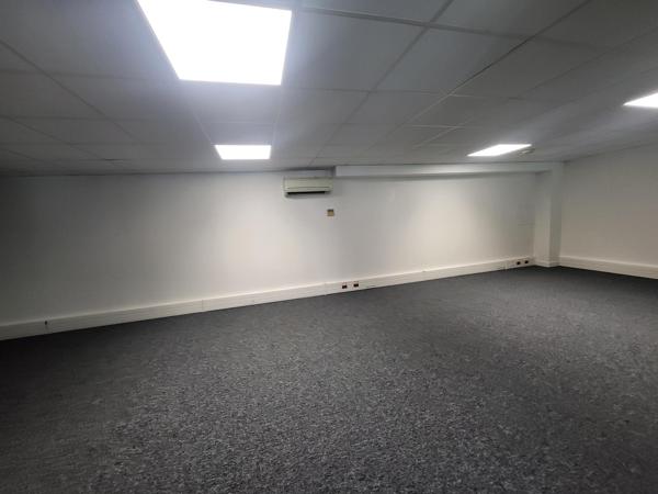 Local Commercial 220m² – Angers