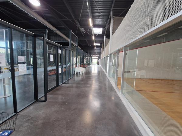 Local Commercial 770m² – Angers