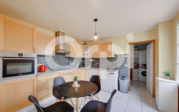 Maison à vendre    6 pièces •  Nanteuil-le-Haudouin