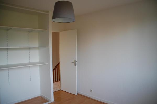 Buxerolles, maison 93 m2, 3 chambres, garage, jardin, stationnements.