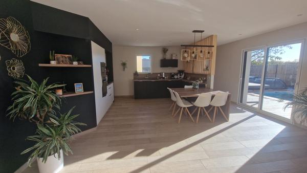 Belle maison moderne, lumineuse, fonctionnelle et prête à accueillir votre famille