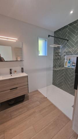 Belle maison moderne, lumineuse, fonctionnelle et prête à accueillir votre famille