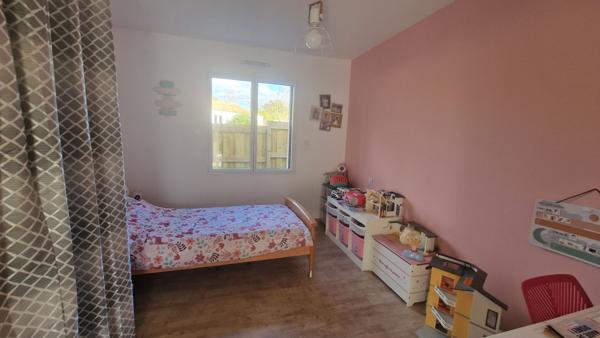 Belle maison moderne, lumineuse, fonctionnelle et prête à accueillir votre famille